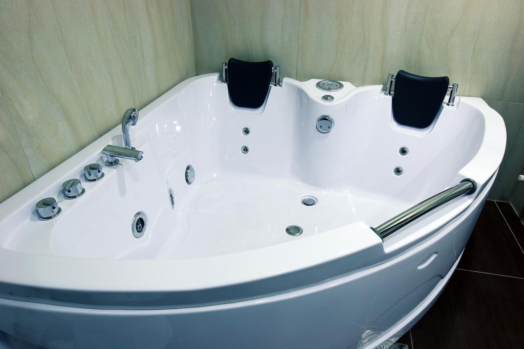 Hotel Jezero Bor Ngoại thất bức ảnh