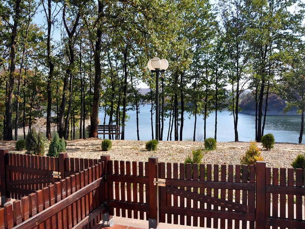 Hotel Jezero Bor Ngoại thất bức ảnh