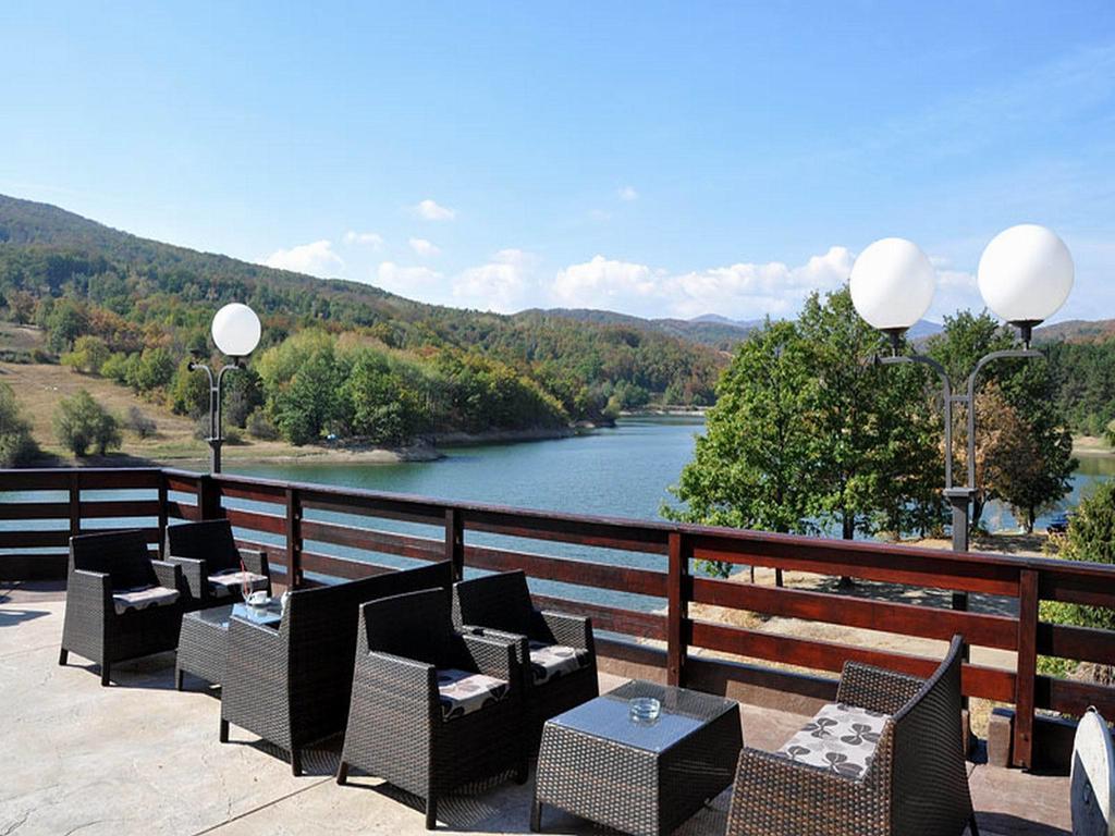 Hotel Jezero Bor Ngoại thất bức ảnh