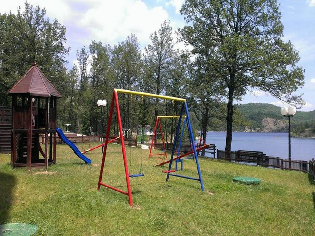 Hotel Jezero Bor Ngoại thất bức ảnh